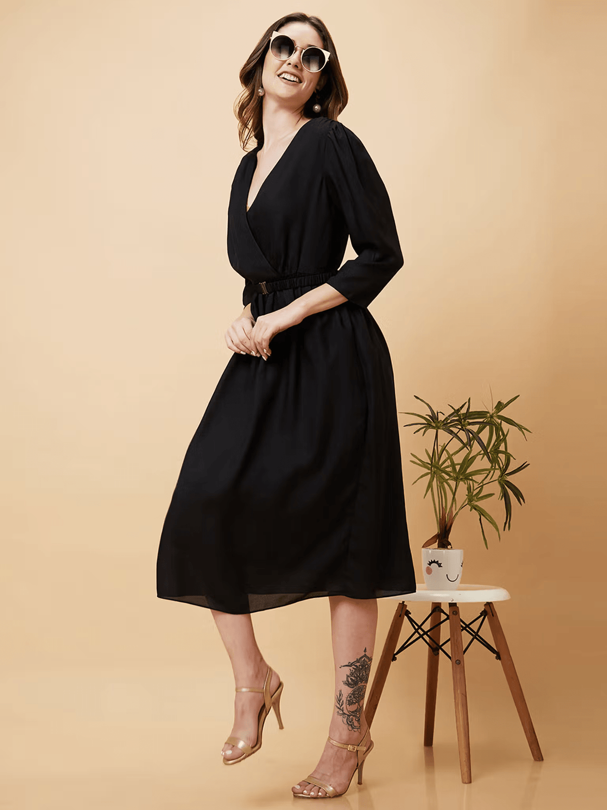 Aromie Black Midi Dress Canada - Stylish Elegance