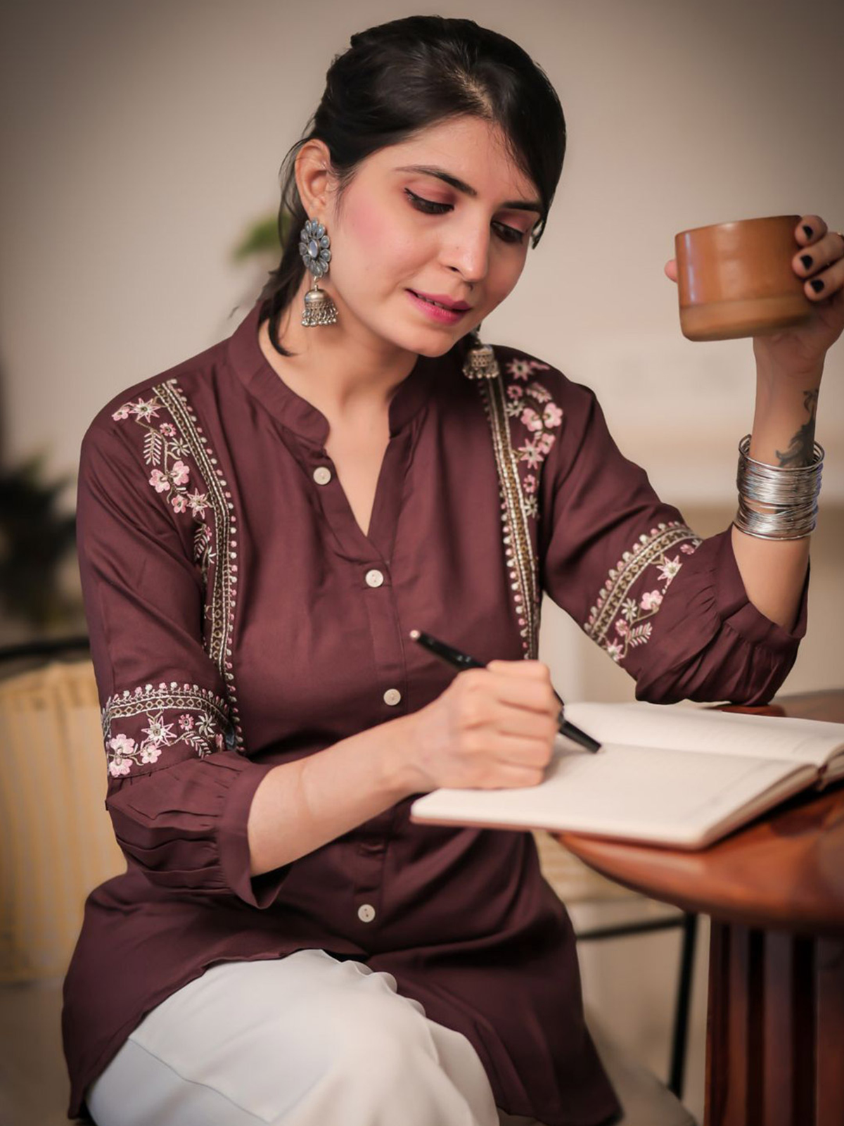 Women’s Brown & White Floral Embroidered Rayon Tunic AROMIE.STORE