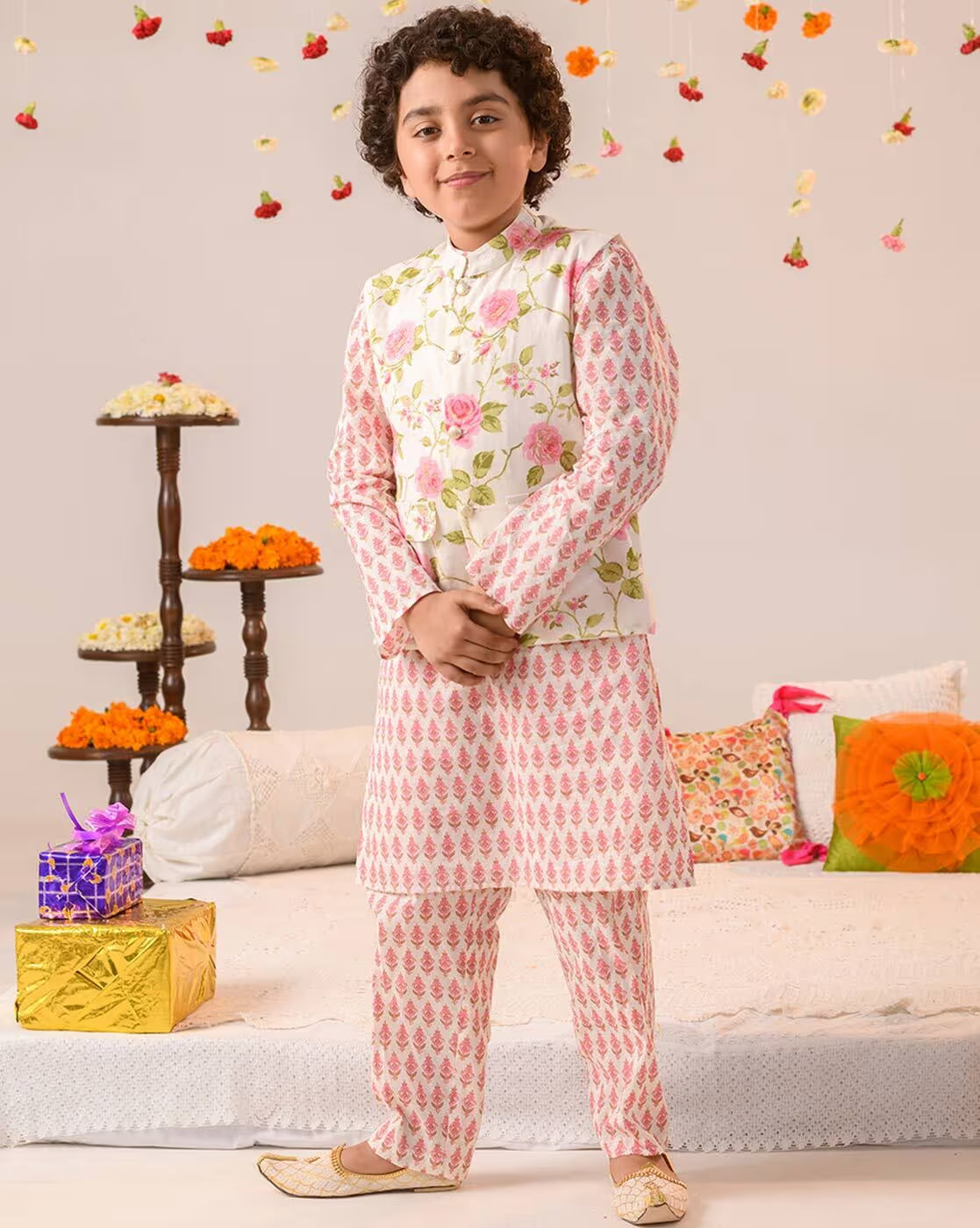 Floral Print Kurta with Pyjamas & Jacket