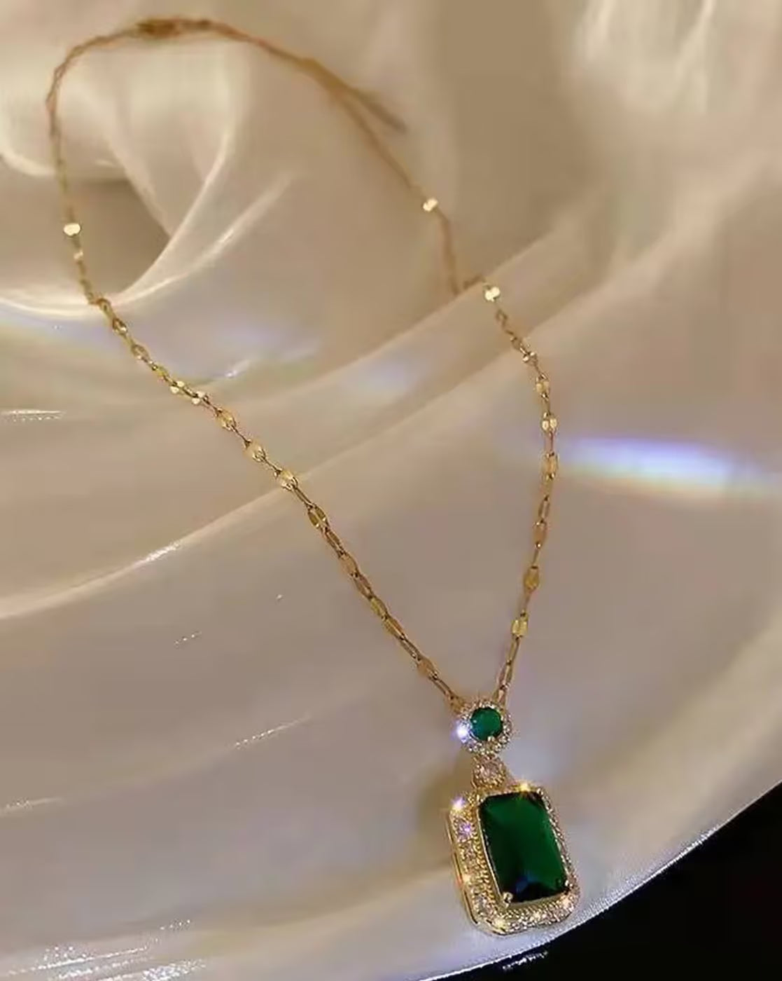 Gold-Plated Roman Numerals Pendant with Rope Chain | OS