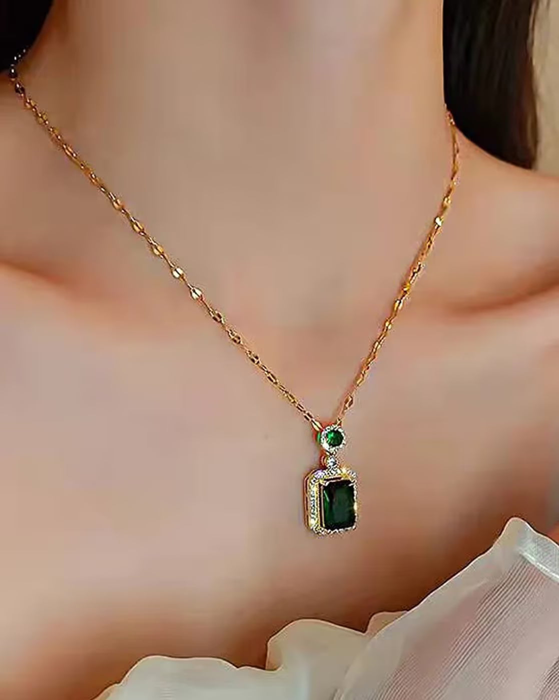 Gold-Plated Roman Numerals Pendant with Rope Chain | OS