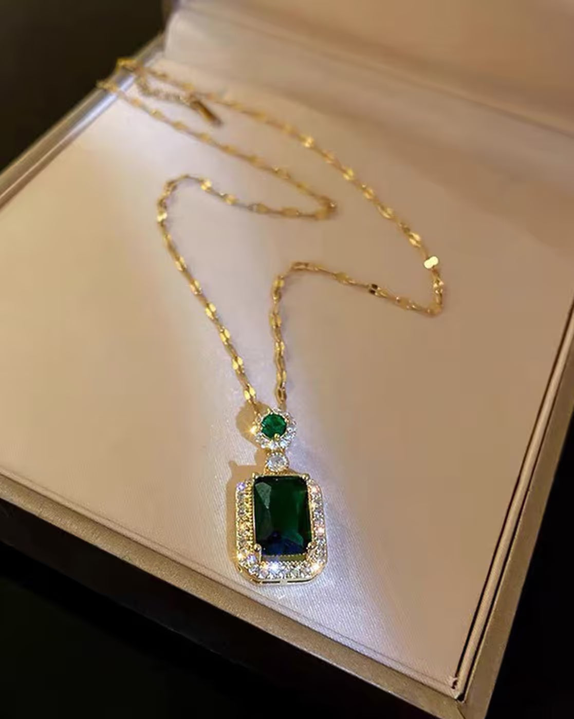 Gold-Plated Roman Numerals Pendant with Rope Chain | OS