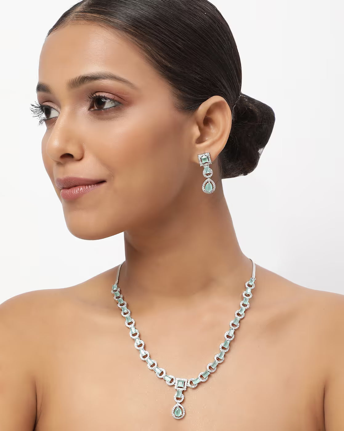 Silver Plated Necklace Set with Elegant Design