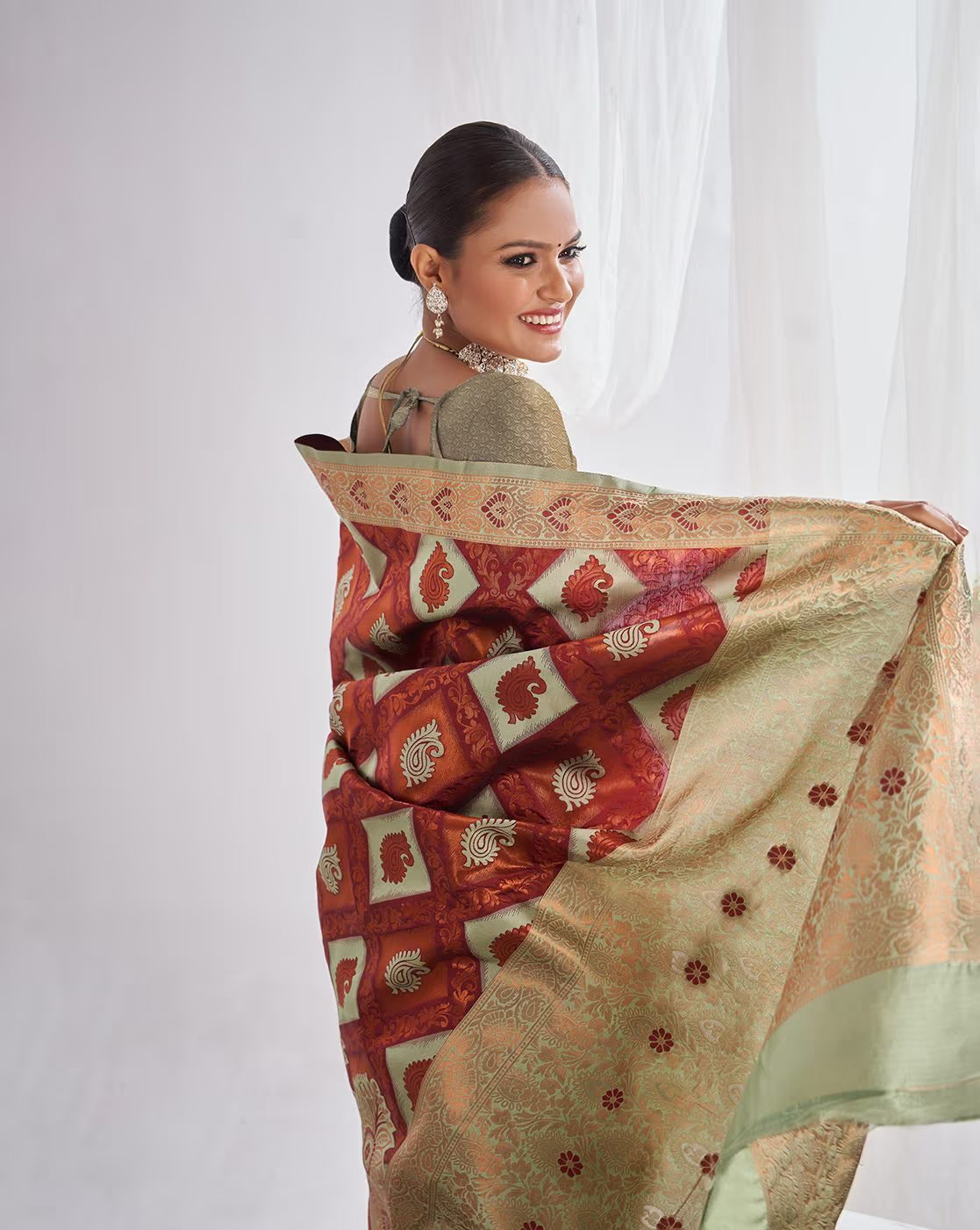 Women's Banarasi Soft Silk Saree