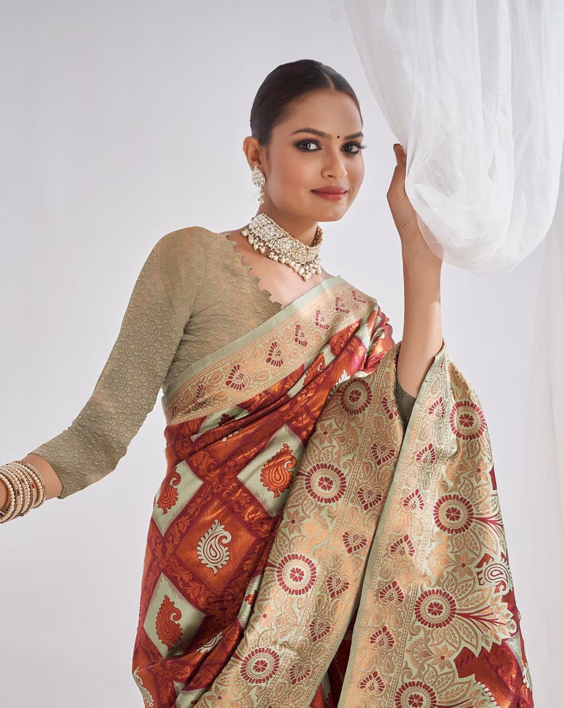 Women's Banarasi Soft Silk Saree