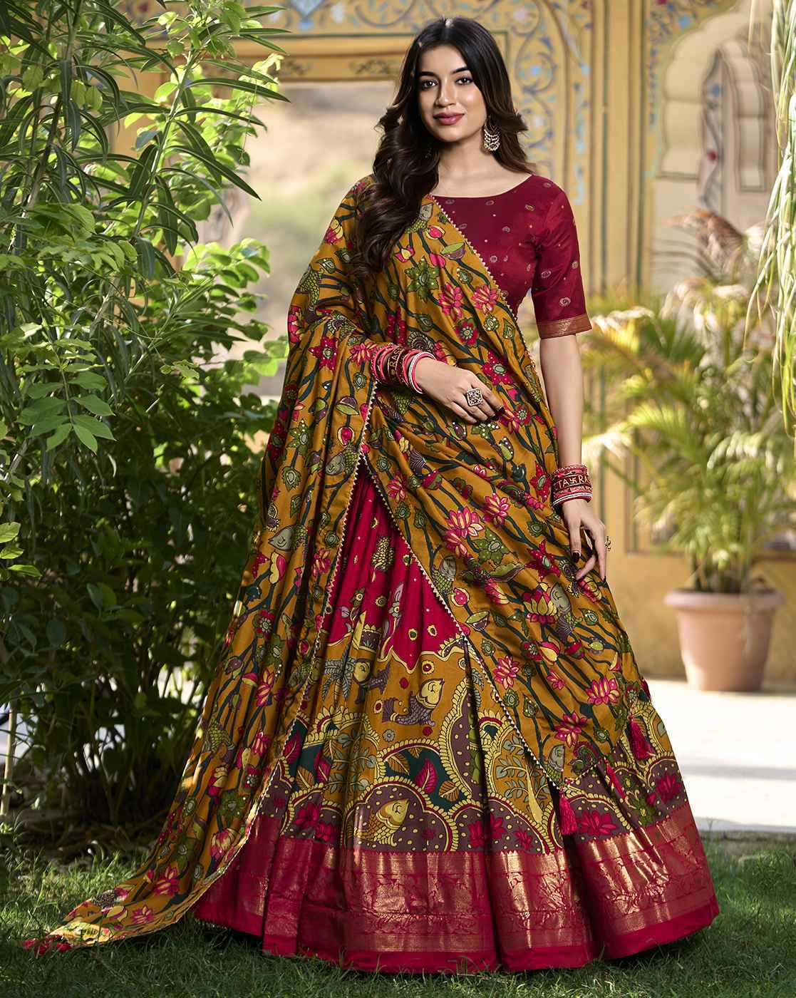 Women Lehenga Choli Set with Dupatta