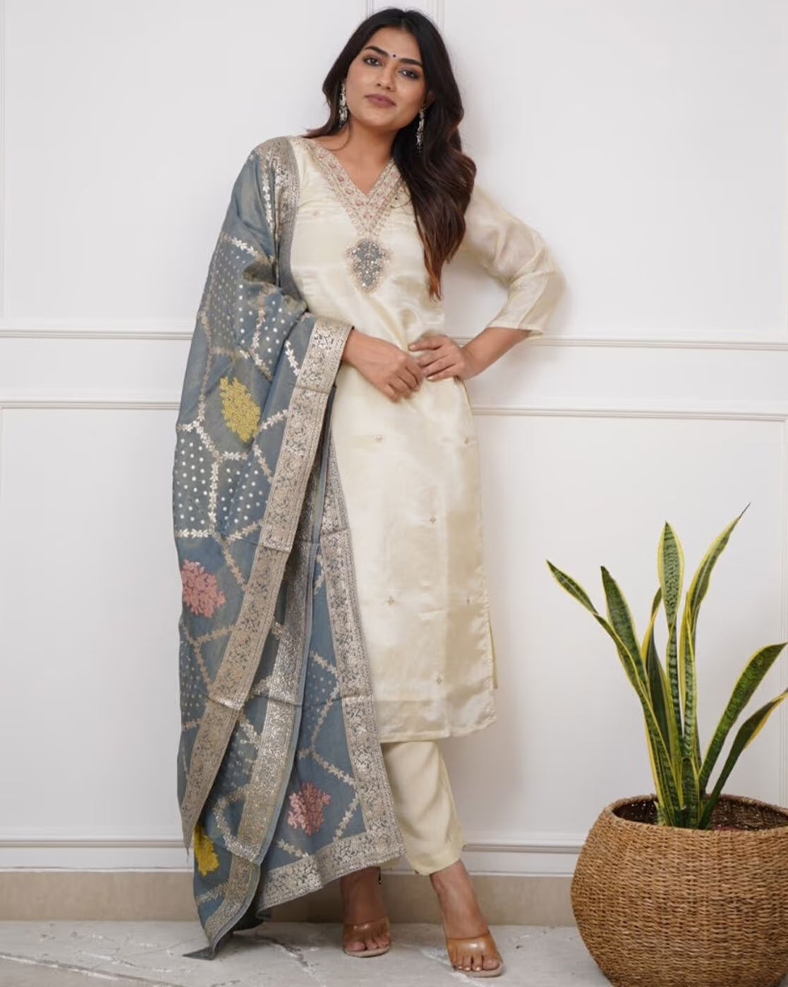 Women Embroidered Straight Kurta Set