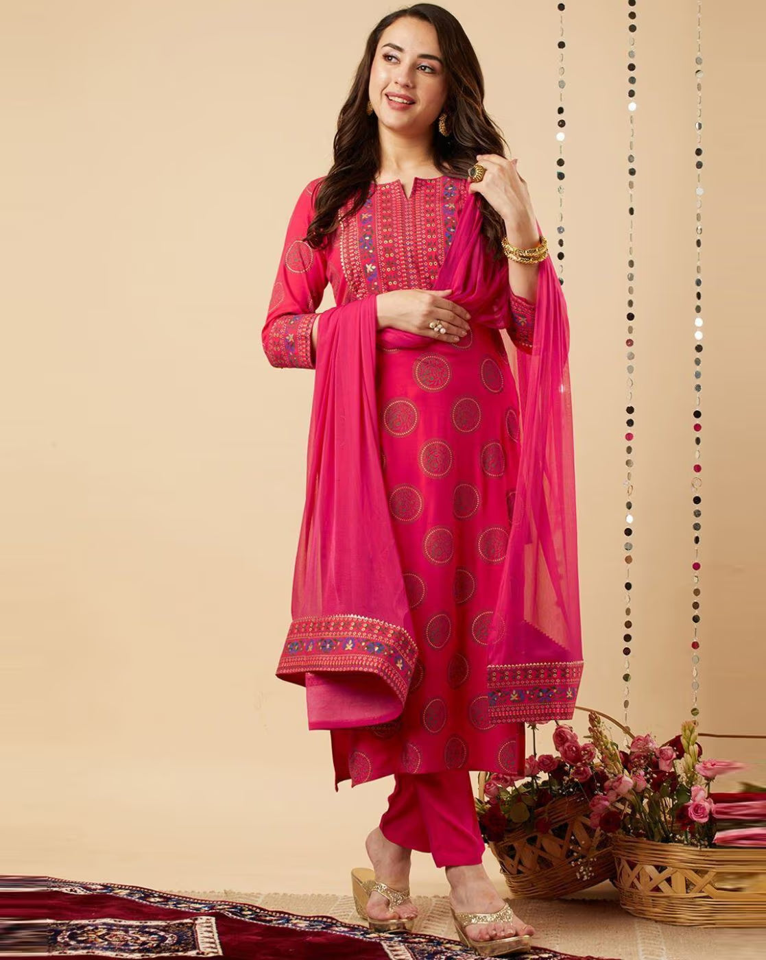 Women Embellished Straight Kurta Set | XXL