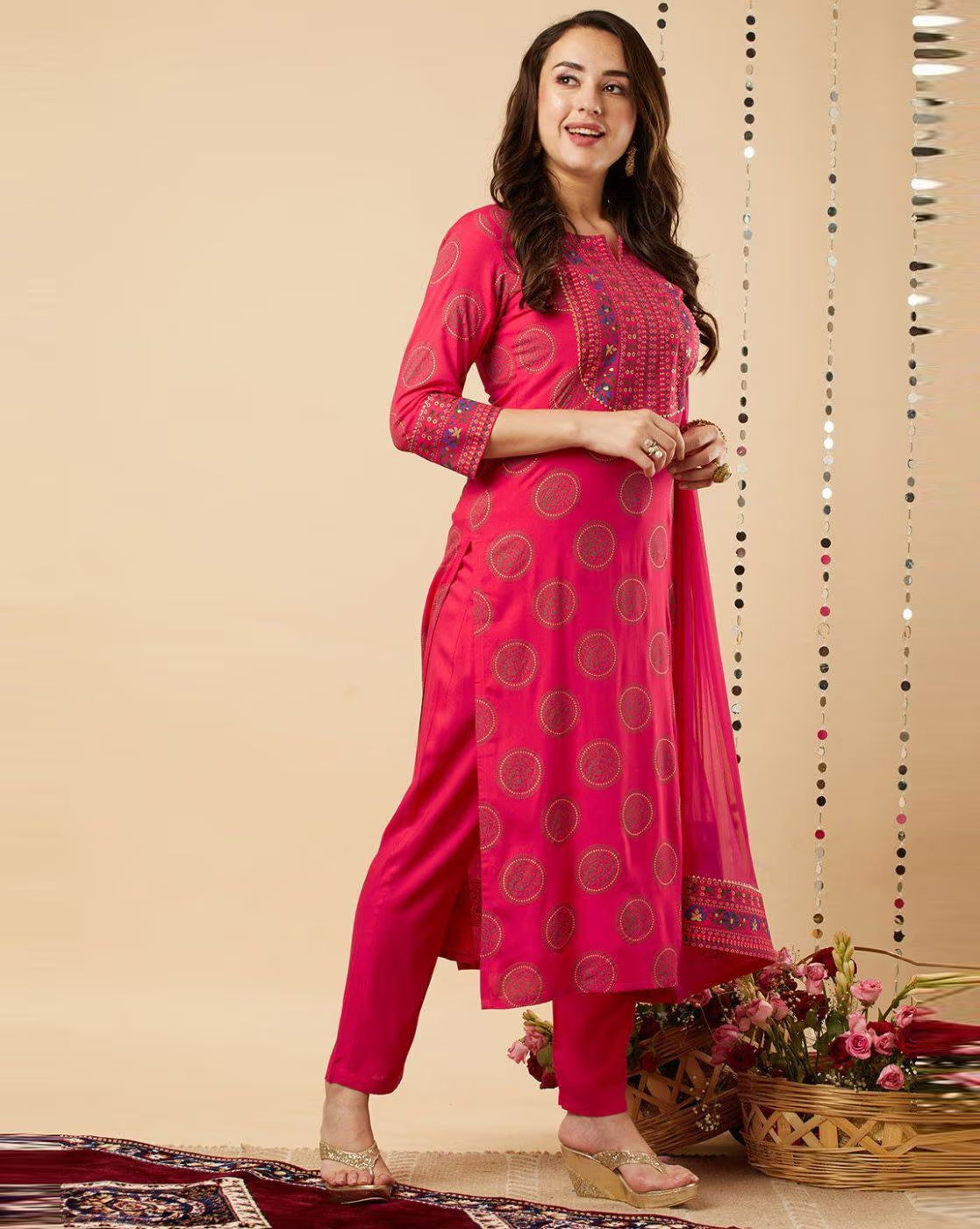 Women Embellished Straight Kurta Set | XXL