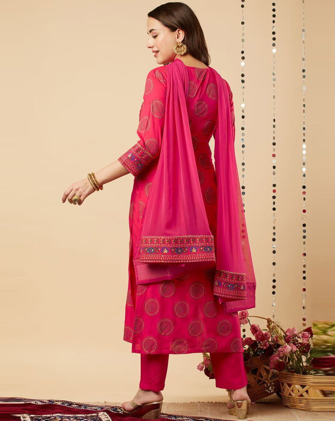 Women Embellished Straight Kurta Set | XXL