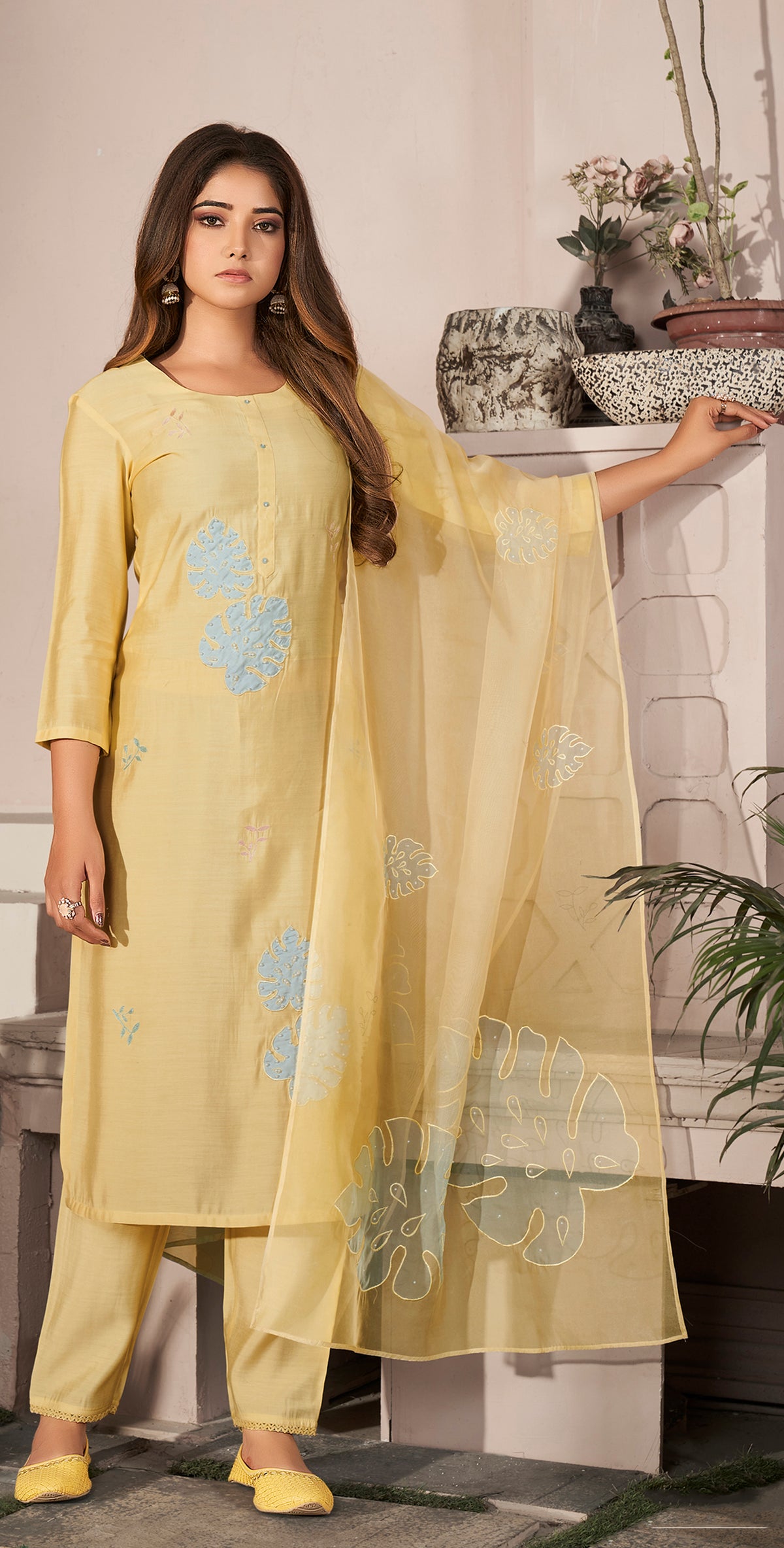Aromie  embroidered viscose  Suit Set Canada - Elegant Three Piece Kurtha