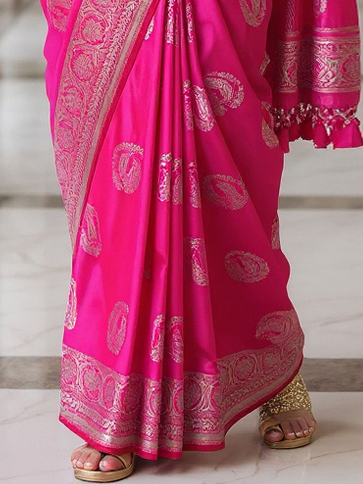 Pink Banarasi Silk Blend Saree with Paisley Woven Design & Zari Border