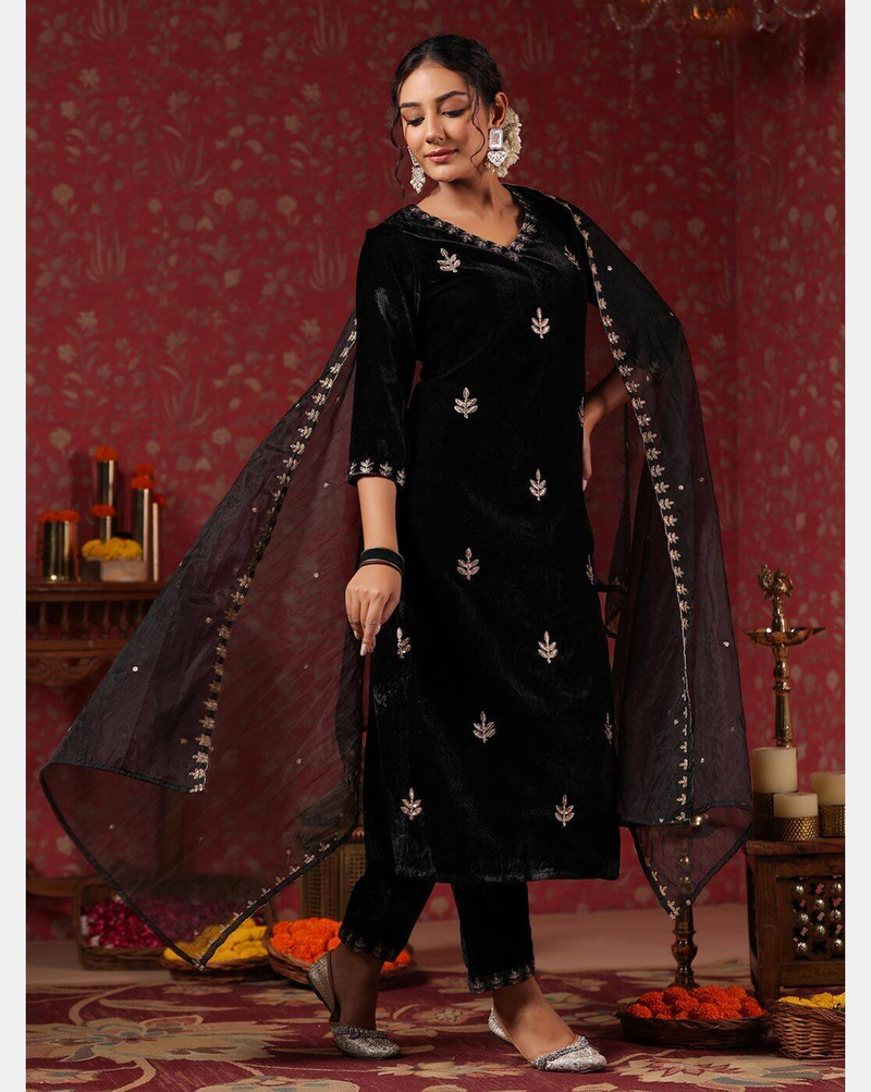 Aromie three piece Kurtha black velvet Anarkali set with embroidered dupatta and pants Embroidered Anarkali Kurta Canada