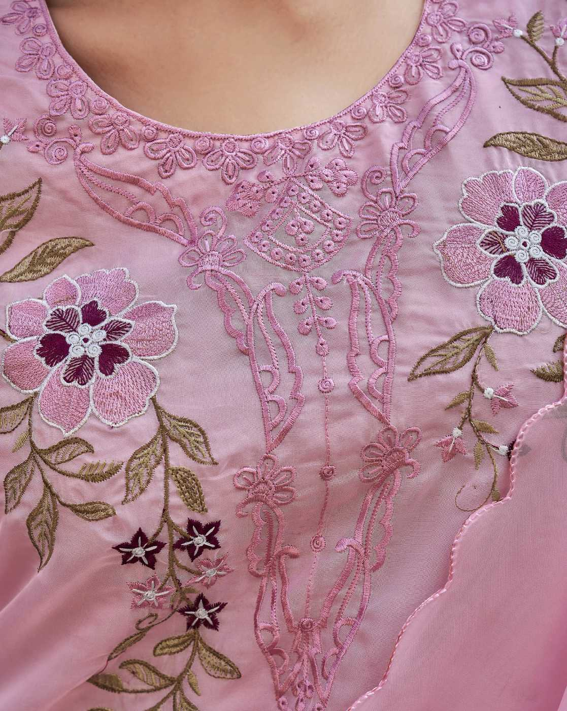 Aromie three piece Anarkali Kurta Set Canada pink silk kurta close up with floral embroidery and scalloped edge