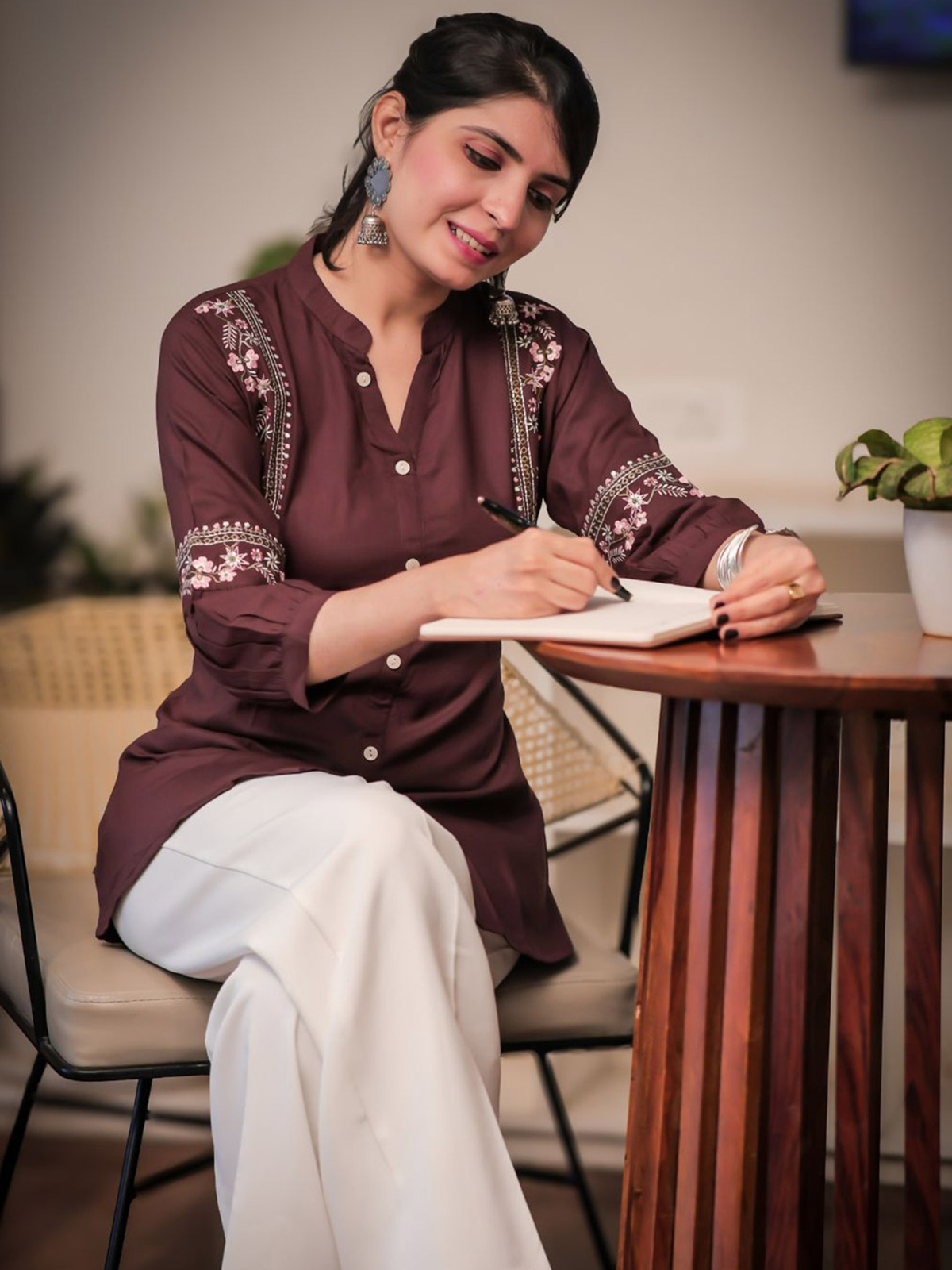 Women’s Brown & White Floral Embroidered Rayon Tunic AROMIE.STORE