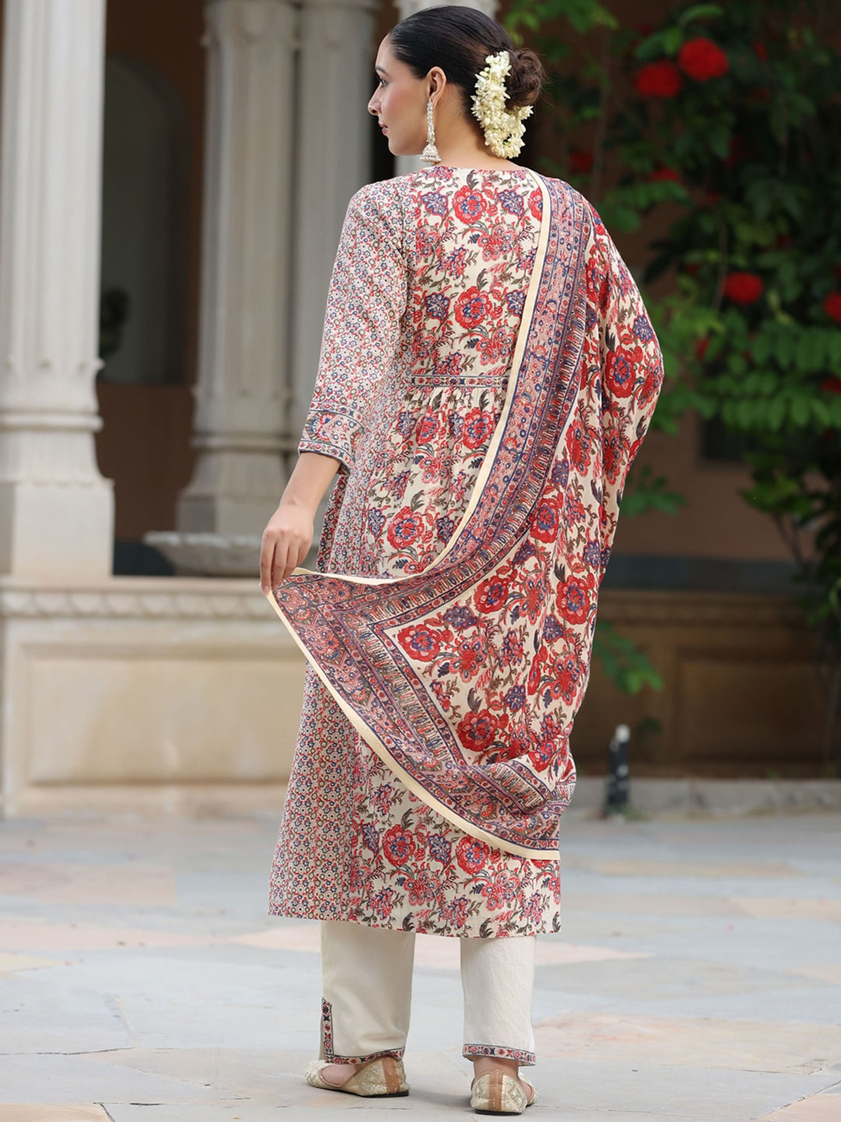 Floral Printed Sequinned Pure Cotton Kurta & Trousers With Dupattaumber of Items 3