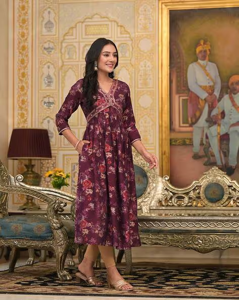 Women Floral Anarkali Kurta with V-Neck aromie