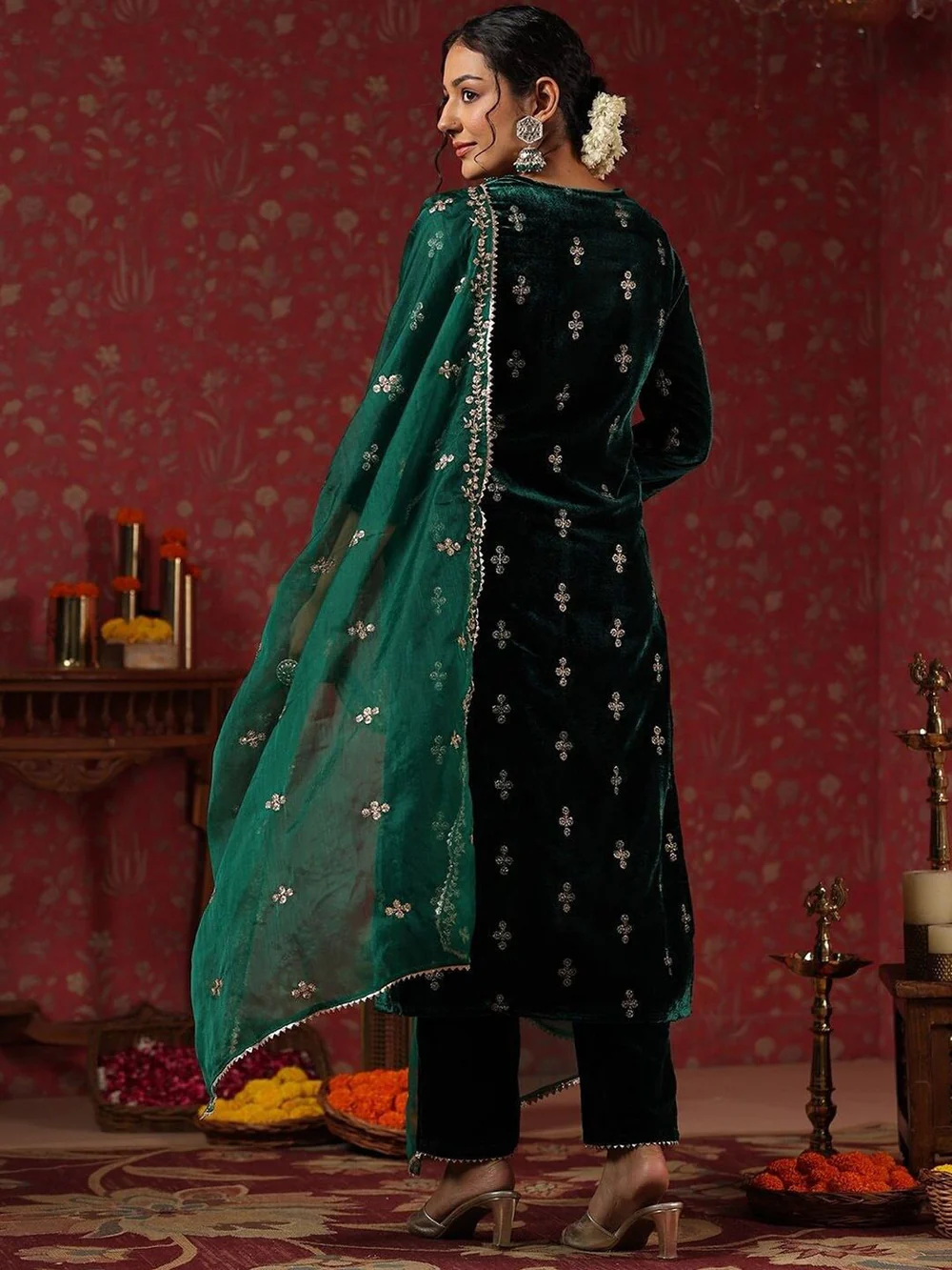 Rich Green Velvet Zari Embroidered Kurta Set With Sheer Voile Butta Dupatta