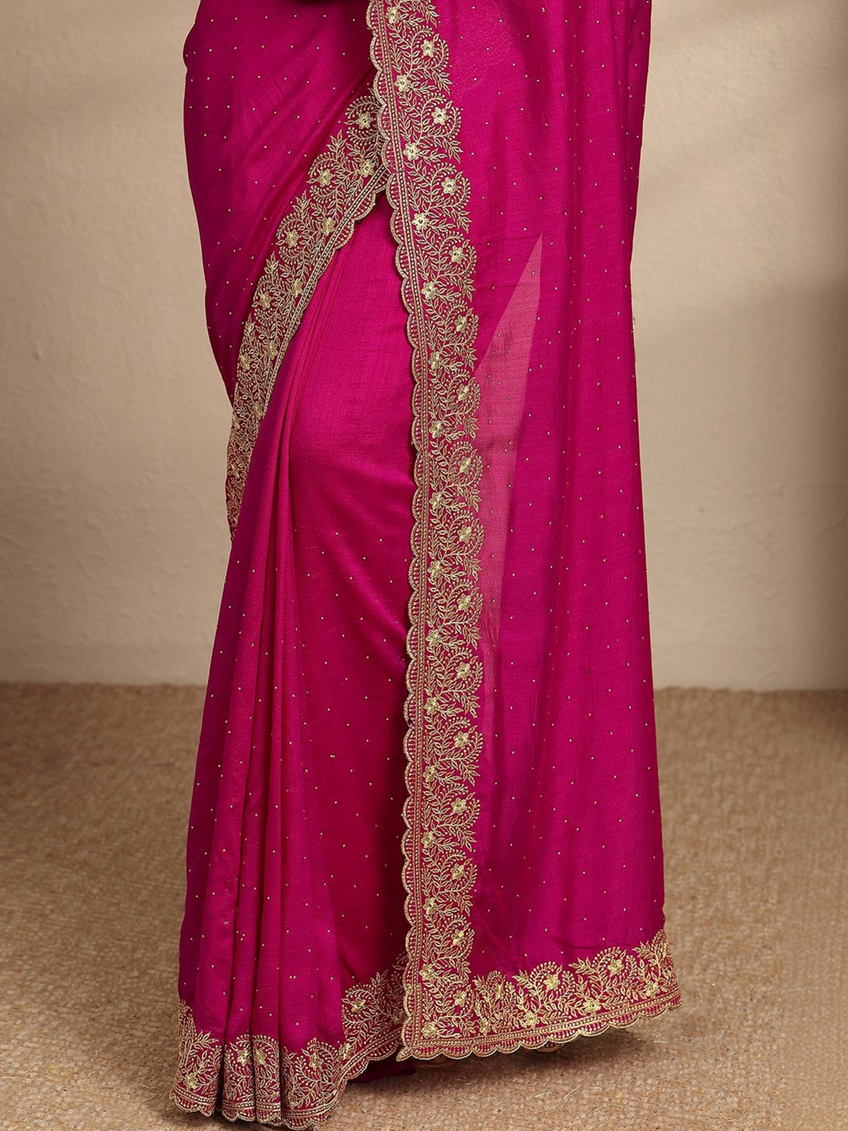 Magenta Silk Blend Saree with Embroidered Border aromie