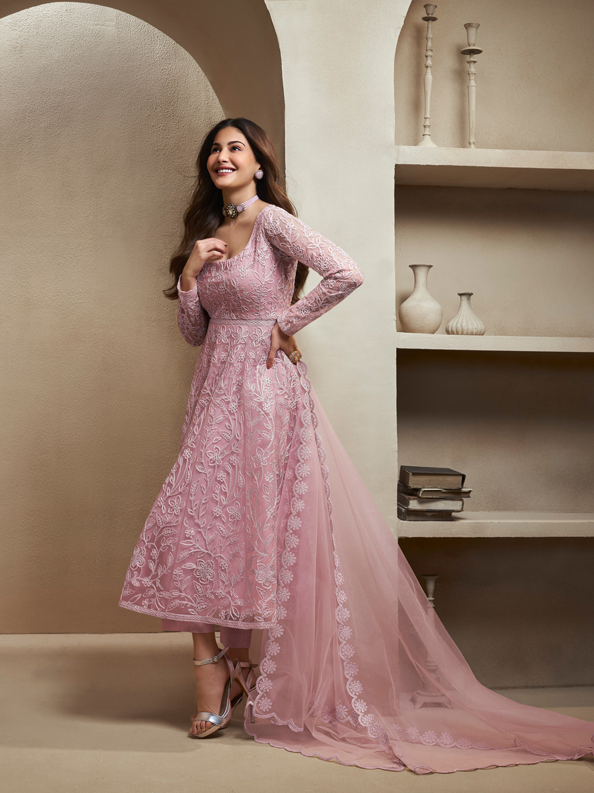 Women Floral Embroidered Regular Thread Work Kurta with Trousers & With Dupatta