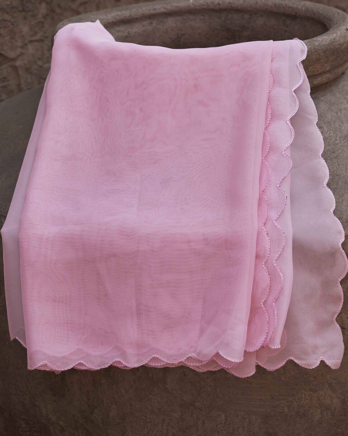 Aromie three piece Anarkali Kurta Set Canada light pink sheer dupatta with scalloped embroidered edges