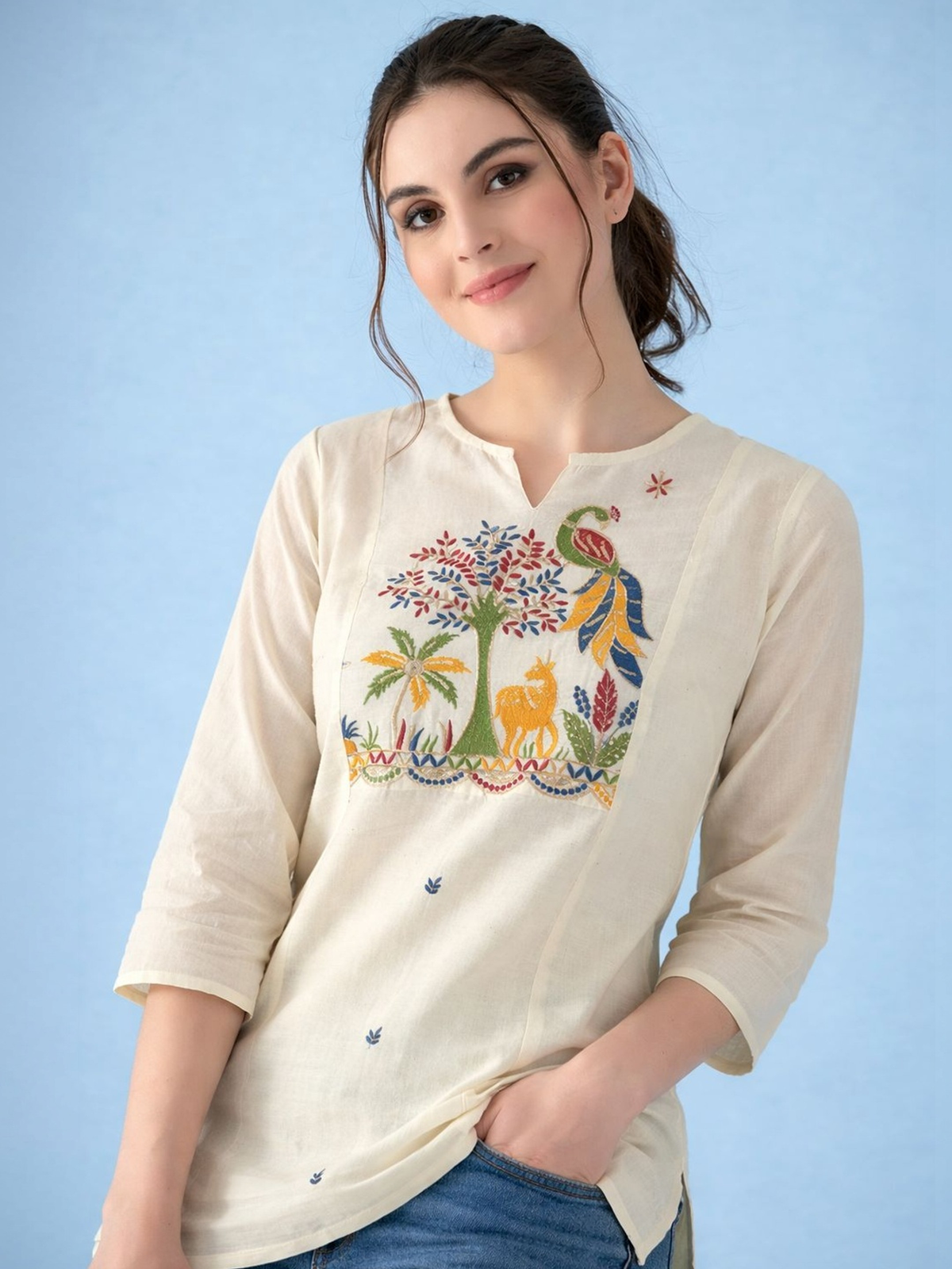 Women’s Off-White Chikankari Cotton Kurti AROMIE.STORE