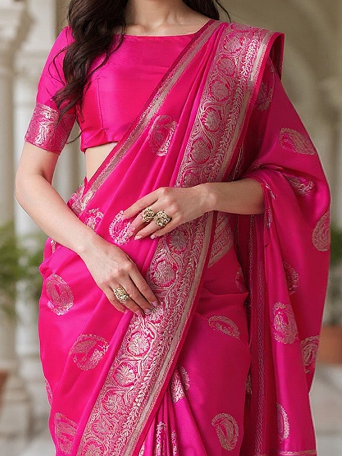 Pink Banarasi Silk Blend Saree with Paisley Woven Design & Zari Border