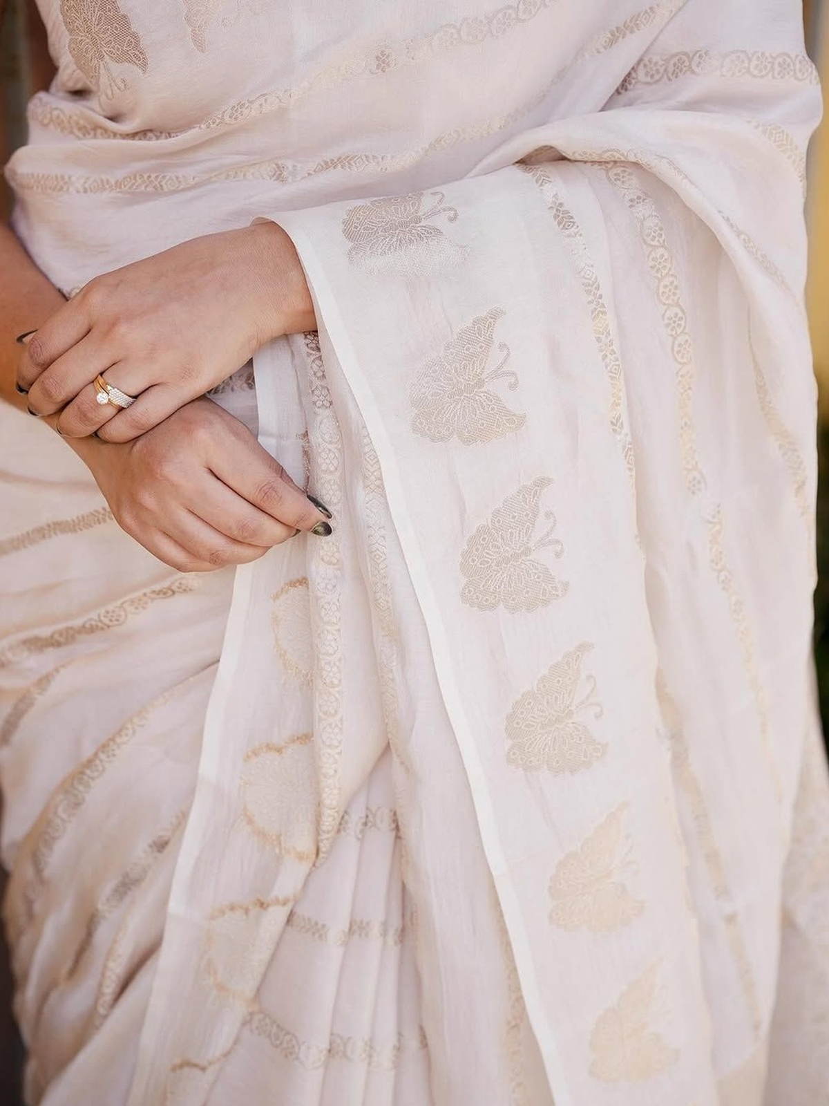 Off White Banarasi Zari Silk Saree with Woven Design Border