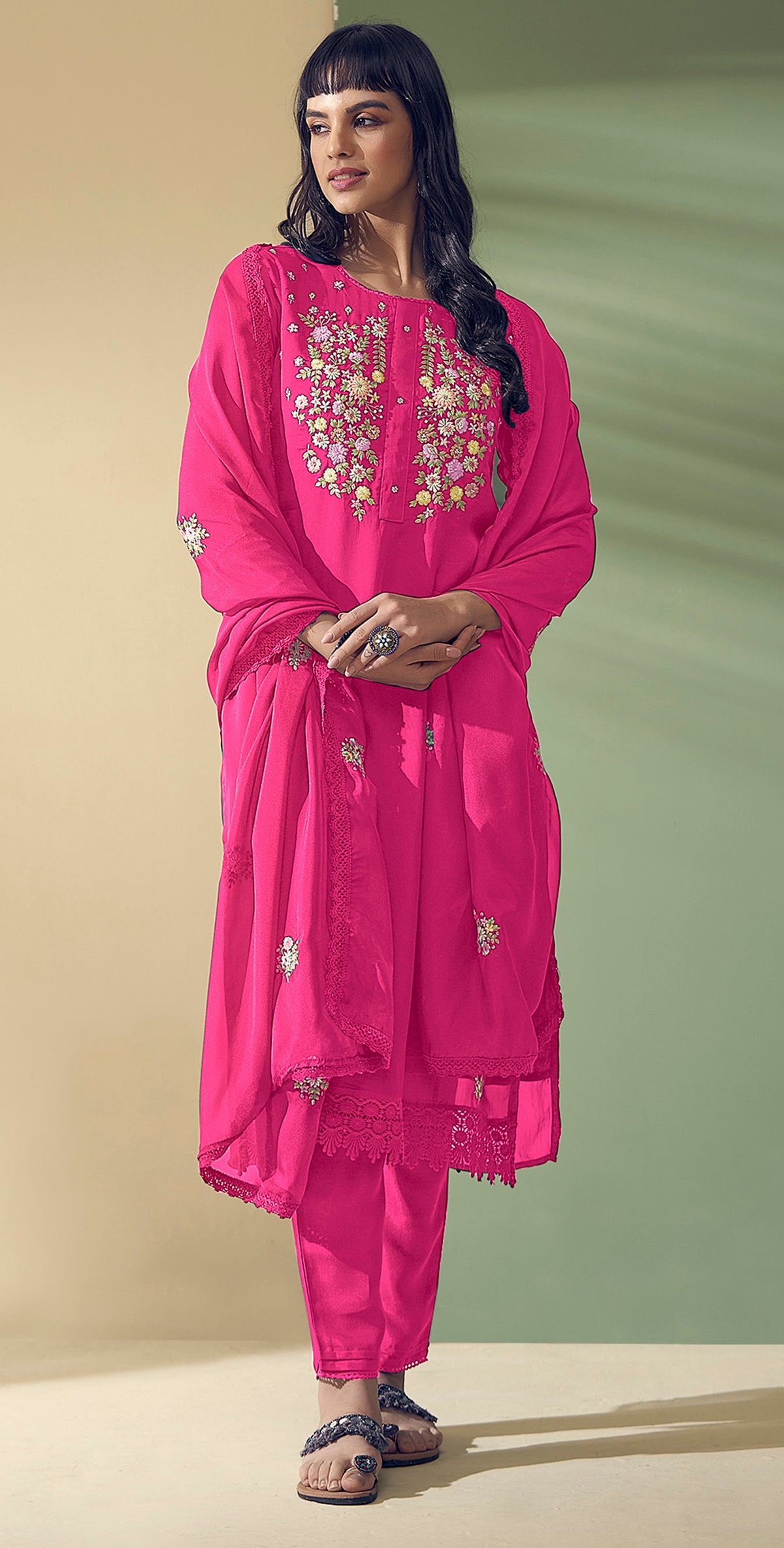 Aromie Viscose embroidered Kurta Set Canada for Elegant Style