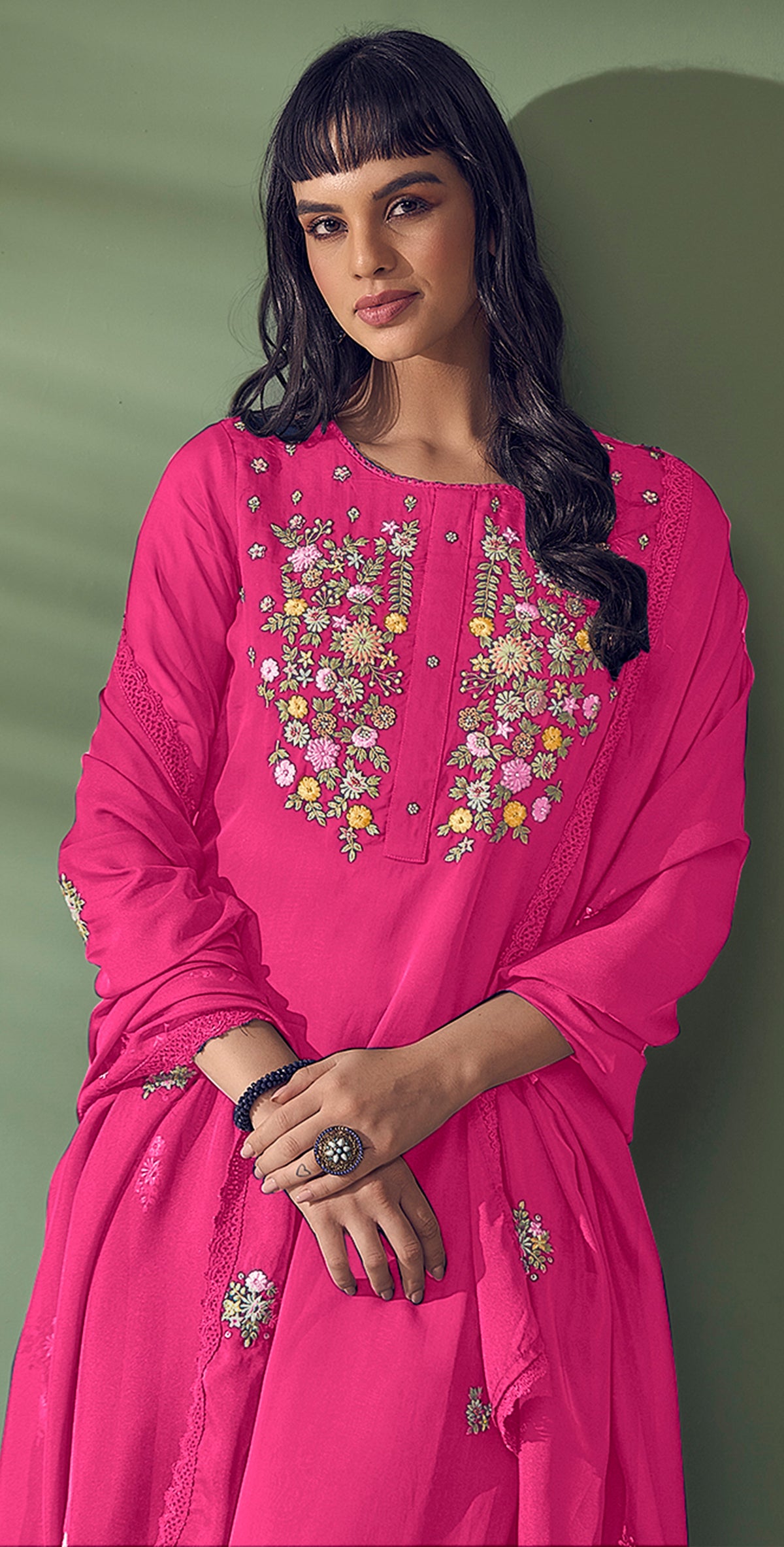 Aromie Viscose embroidered Kurta Set Canada for Elegant Style