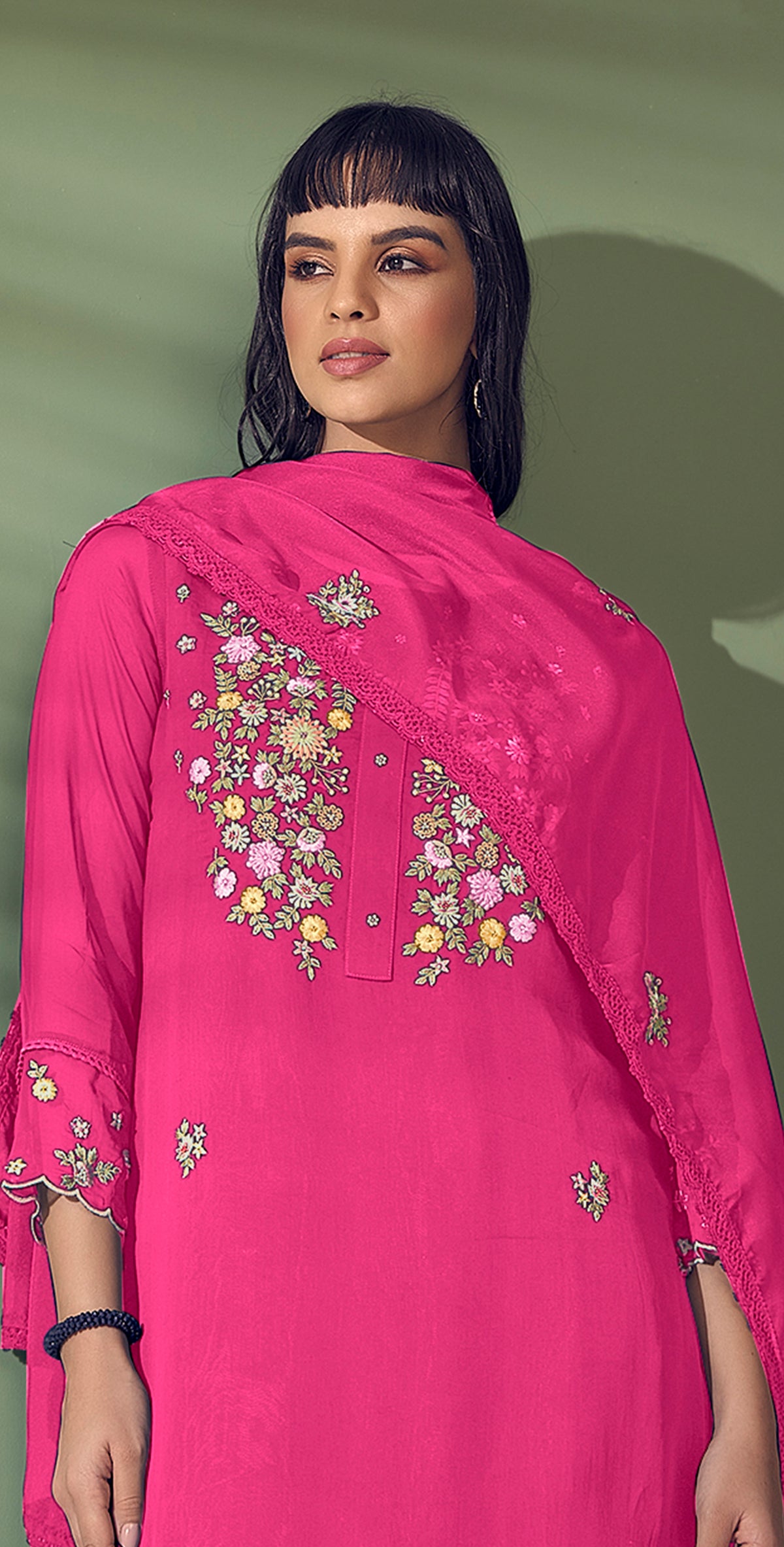 Aromie Viscose embroidered Kurta Set Canada for Elegant Style
