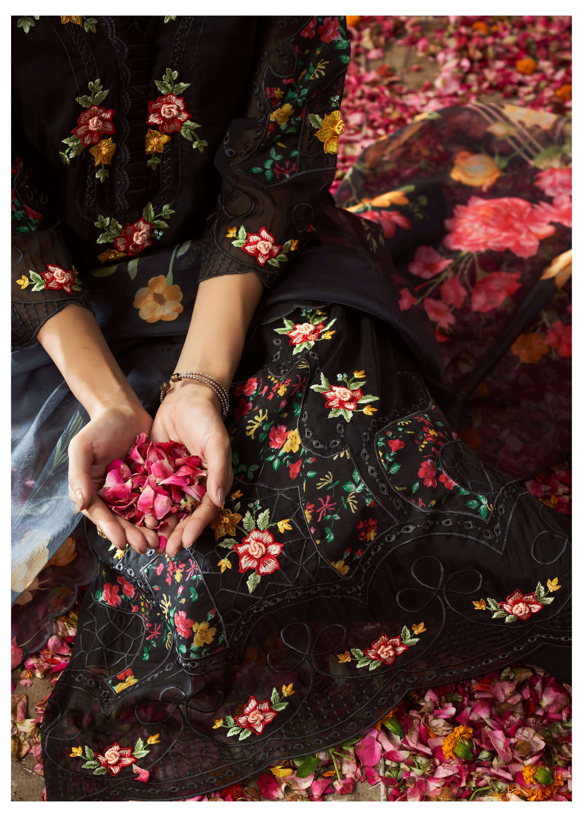 Embroidered Organza Kurta Set with Dupatta aromie