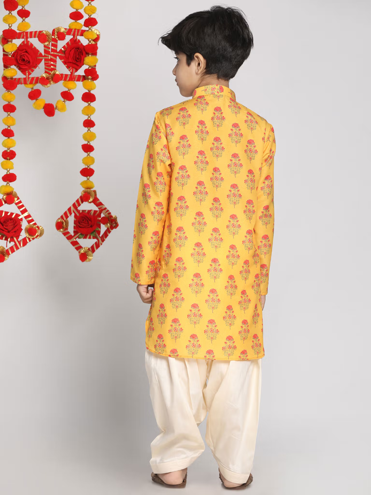 Boys Multicolor-Base-Mustard And Cream Kurta Patiala (Set of 2)