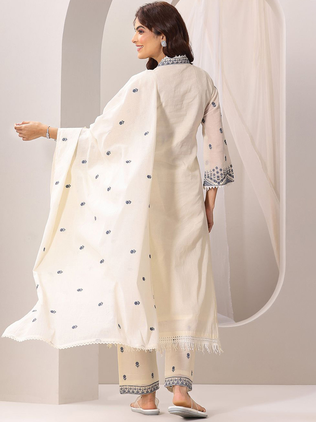 Aromie Embroidered Cotton Kurta Canada - Three Piece Set