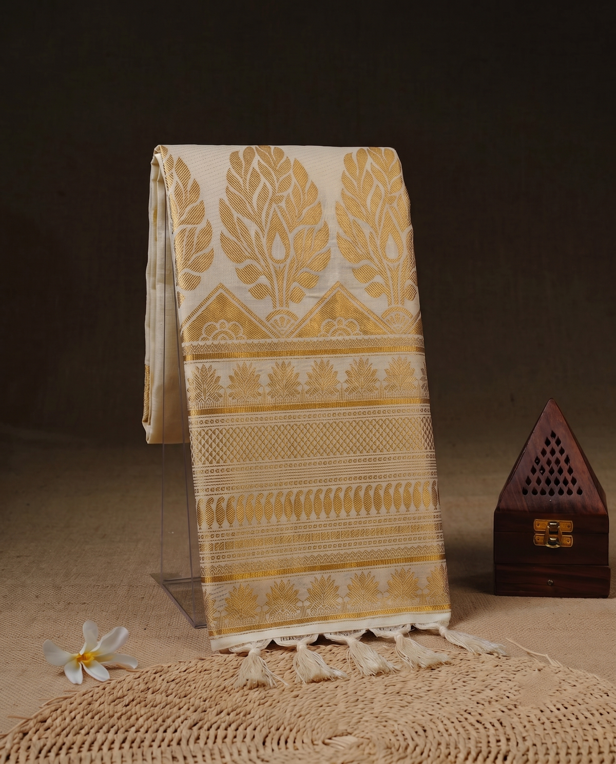 Kerala Heritage Cream Cotton Kasavu Saree with geometric motif