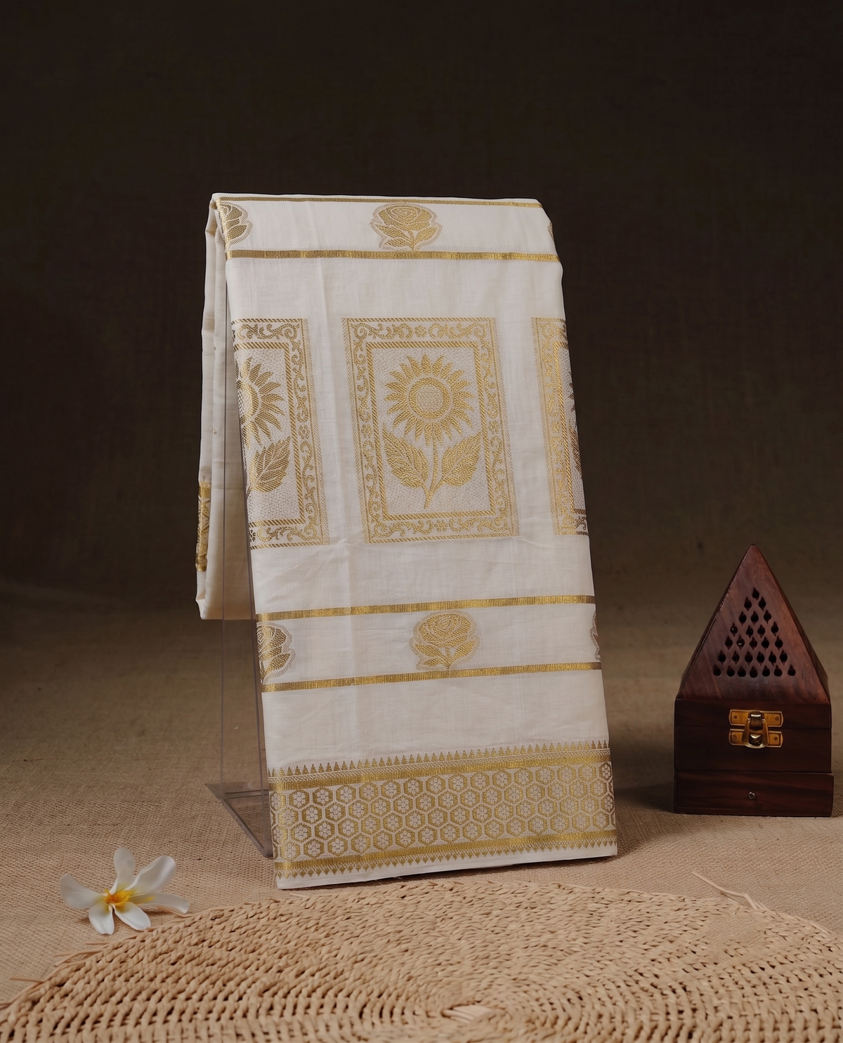 Cotton Kasavu Saree with geometric motif