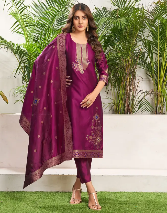 ilk dupatta with golden accents – Traditional Indian wear for weddings