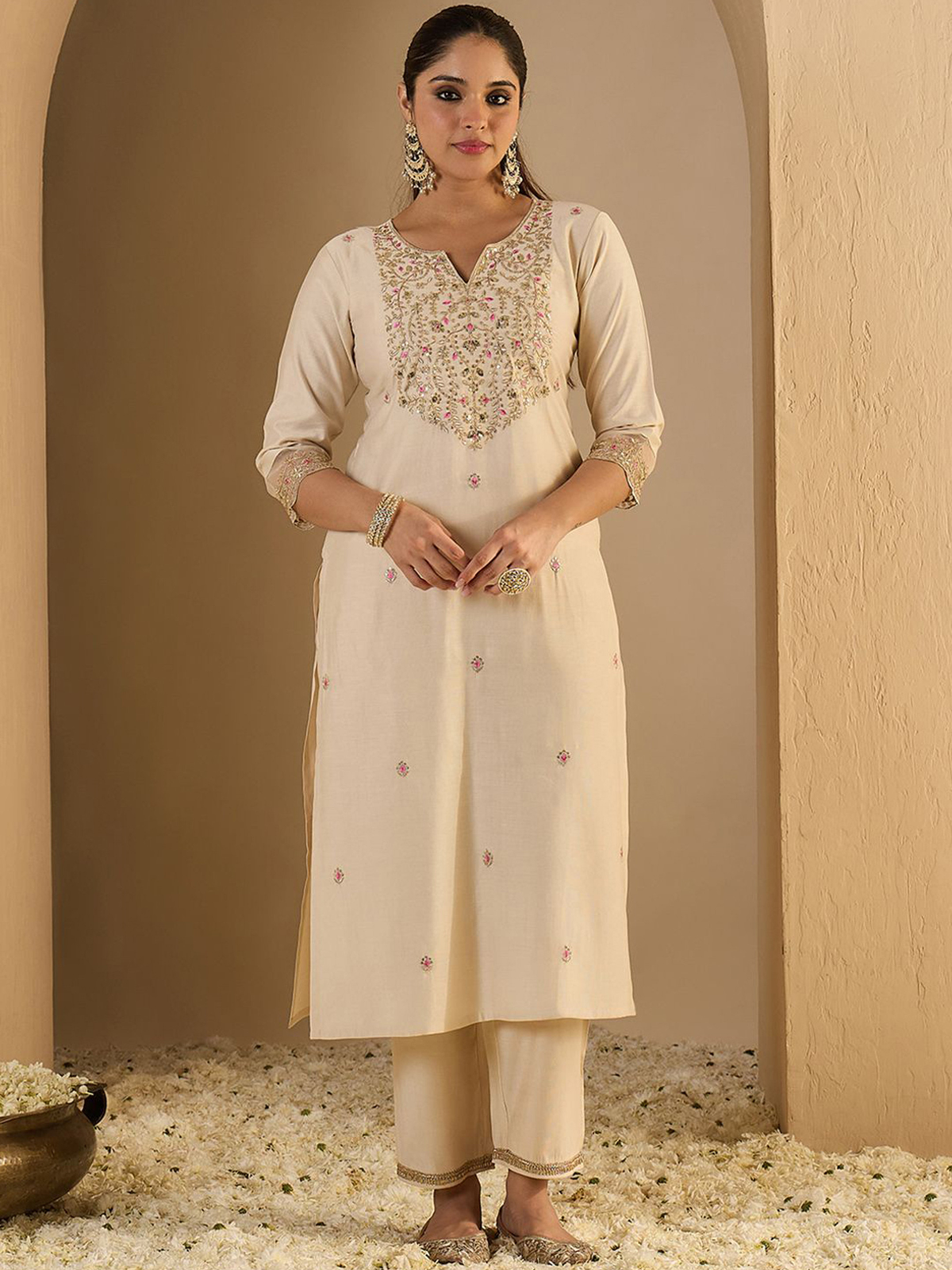 Cream, Pink & Gold Ethnic Motif Printed Liva Kurta Set with Trousers & Organza Dupatta
