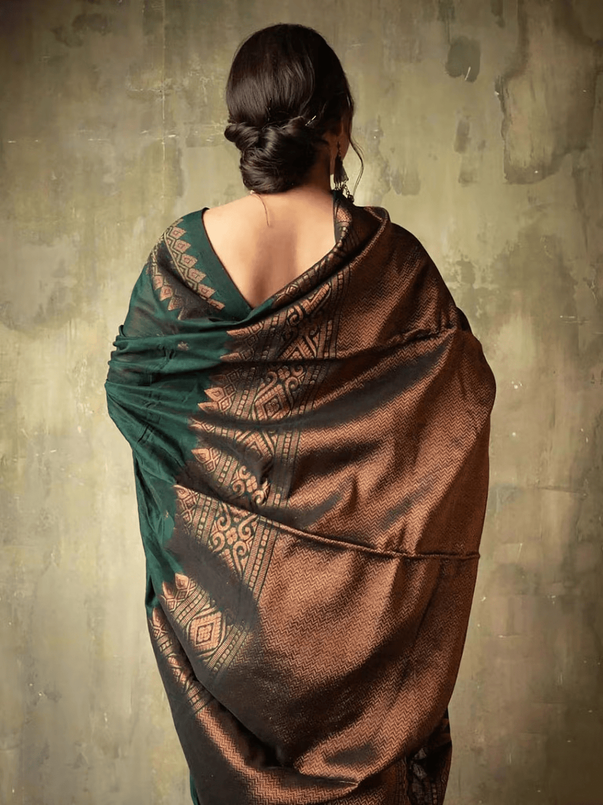 Banarasi Silk Kanjivaram Saree with Woven Pattern – Recycled Material & Unstitched Blouse | Festive Wear - aromie
