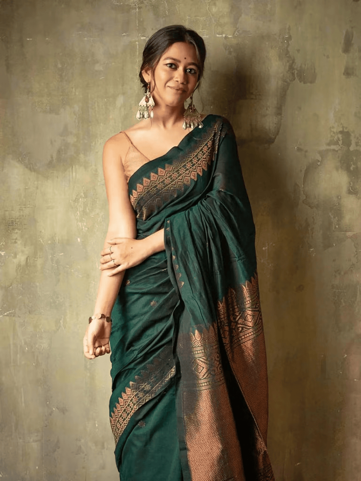 Banarasi Silk Kanjivaram Saree with Woven Pattern – Recycled Material & Unstitched Blouse | Festive Wear - aromie