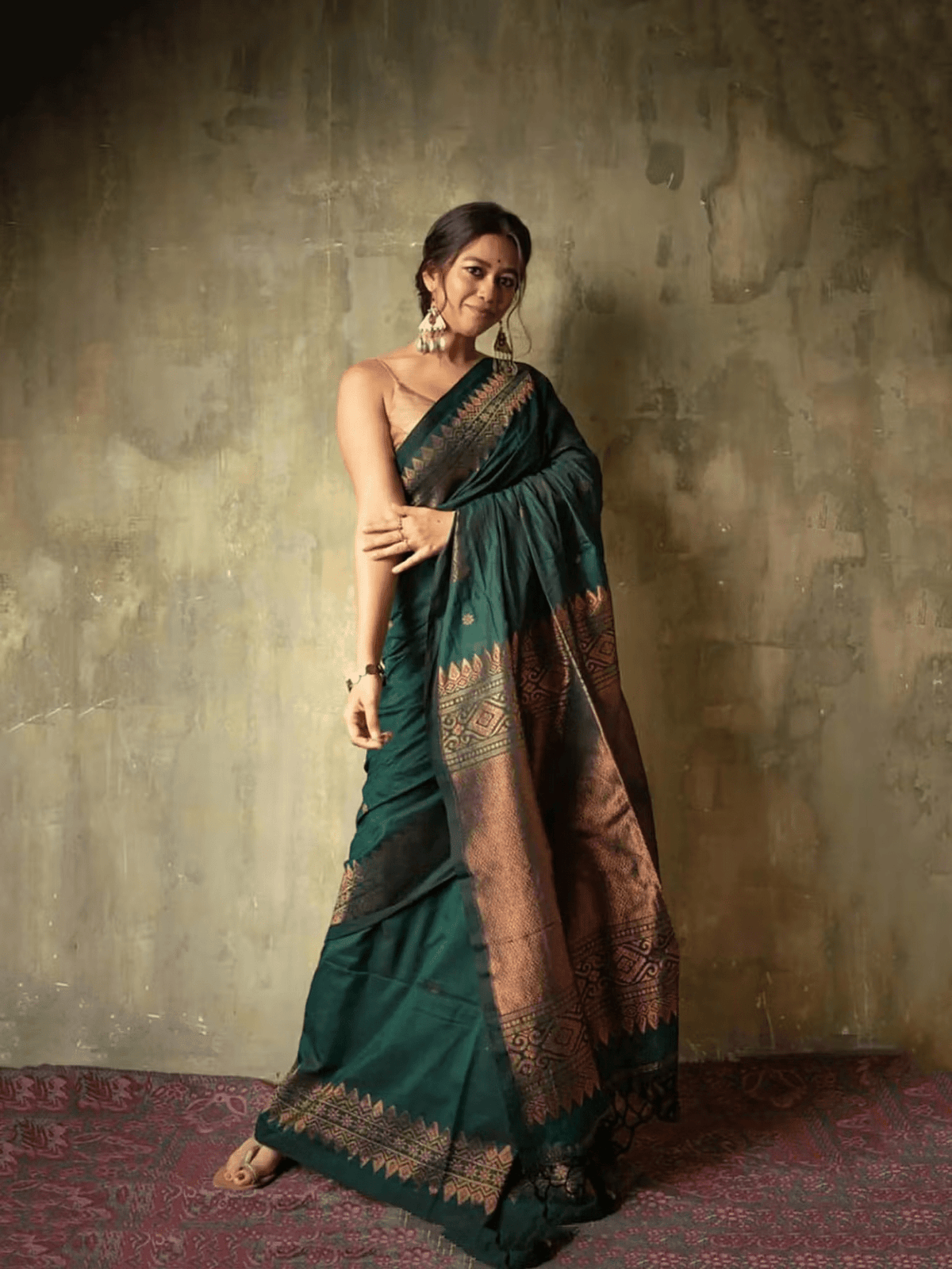 Banarasi Silk Kanjivaram Saree with Woven Pattern – Recycled Material & Unstitched Blouse | Festive Wear - aromie