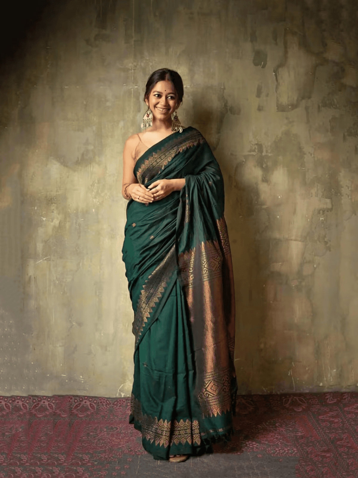 Banarasi Silk Kanjivaram Saree with Woven Pattern – Recycled Material & Unstitched Blouse | Festive Wear - aromie
