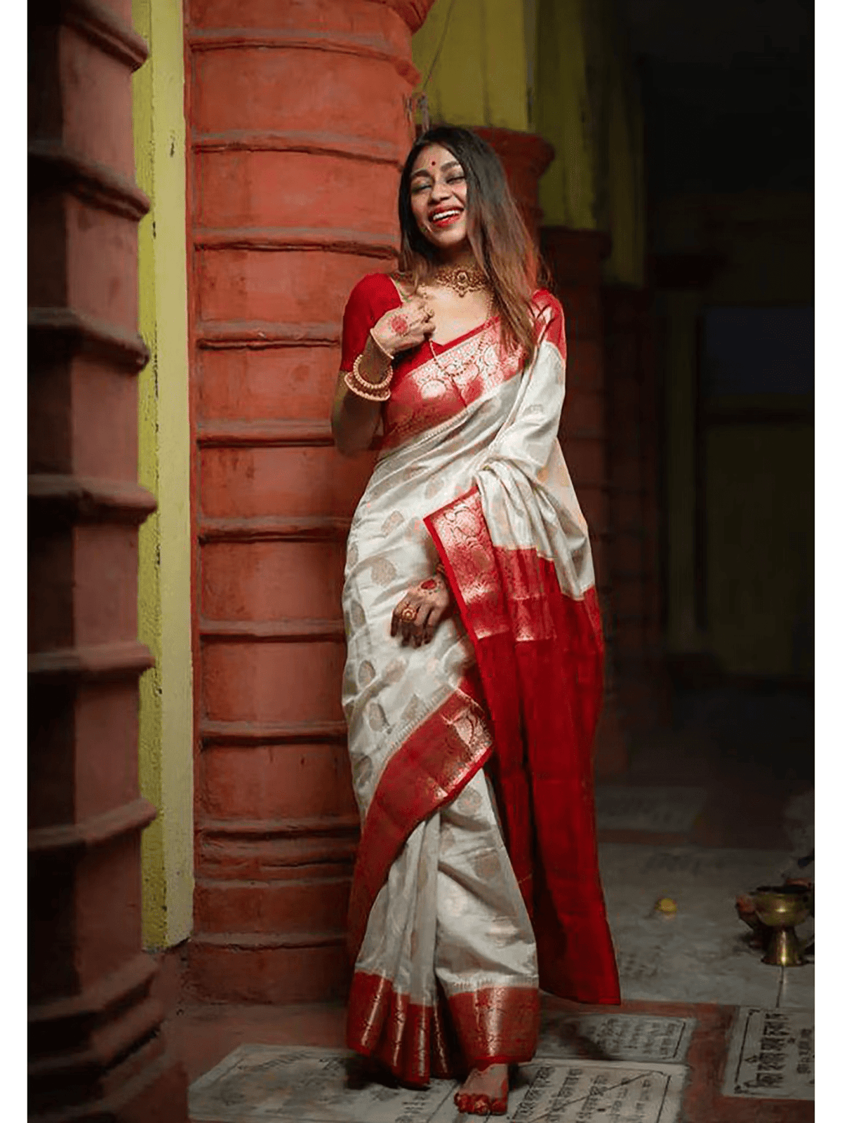 Banarasi Silk Kanjivaram Saree with Zari Design – Unstitched Blouse Included - aromie