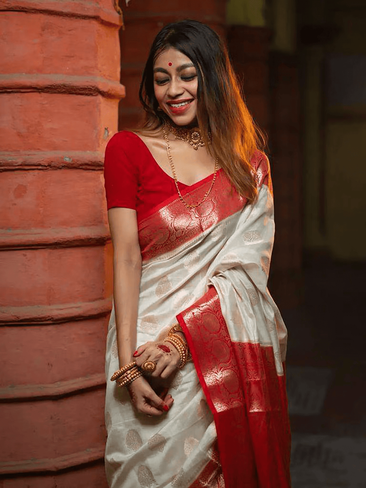 Banarasi Silk Kanjivaram Saree with Zari Design – Unstitched Blouse Included - aromie