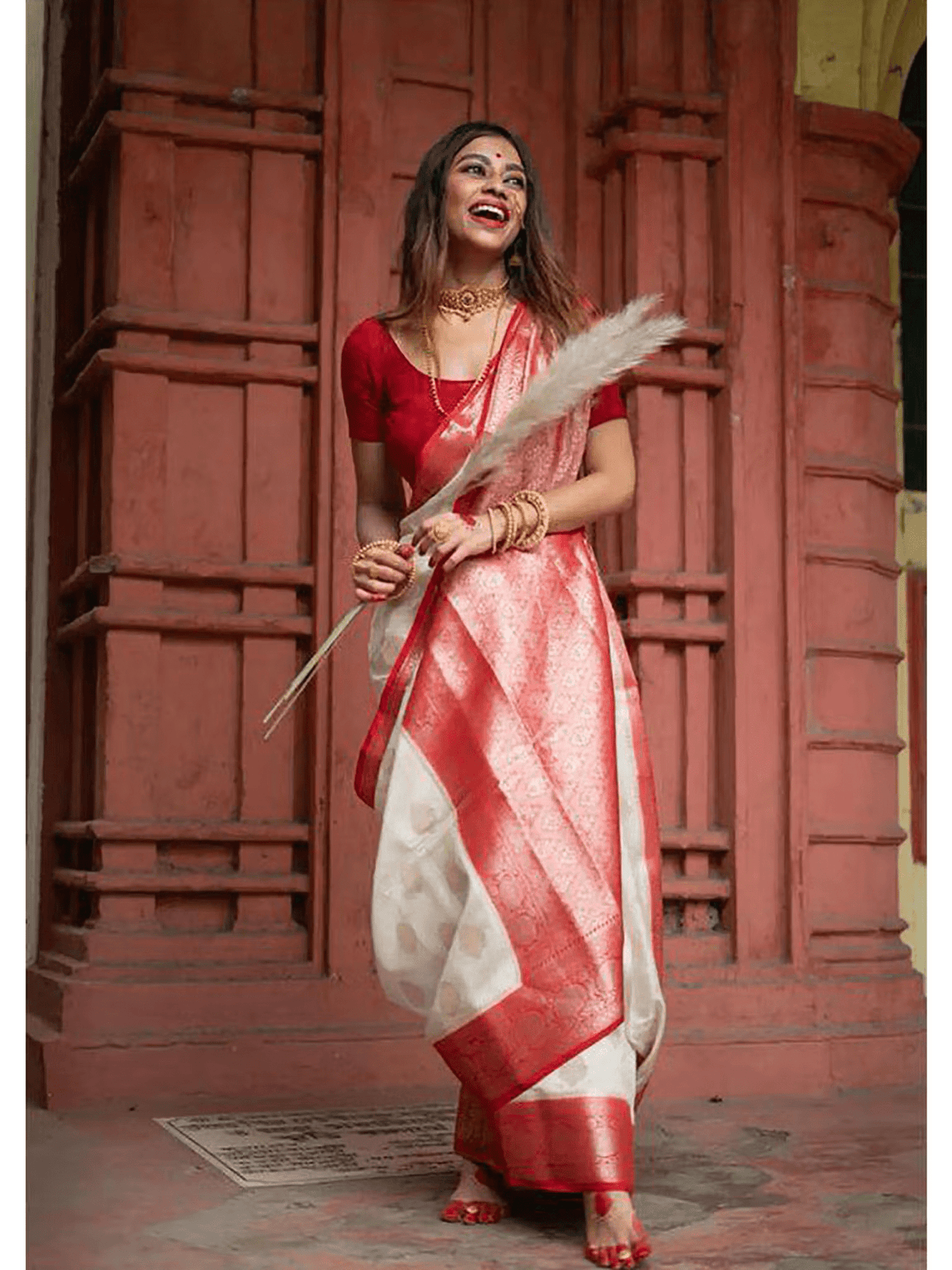 Banarasi Silk Kanjivaram Saree with Zari Design – Unstitched Blouse Included - aromie