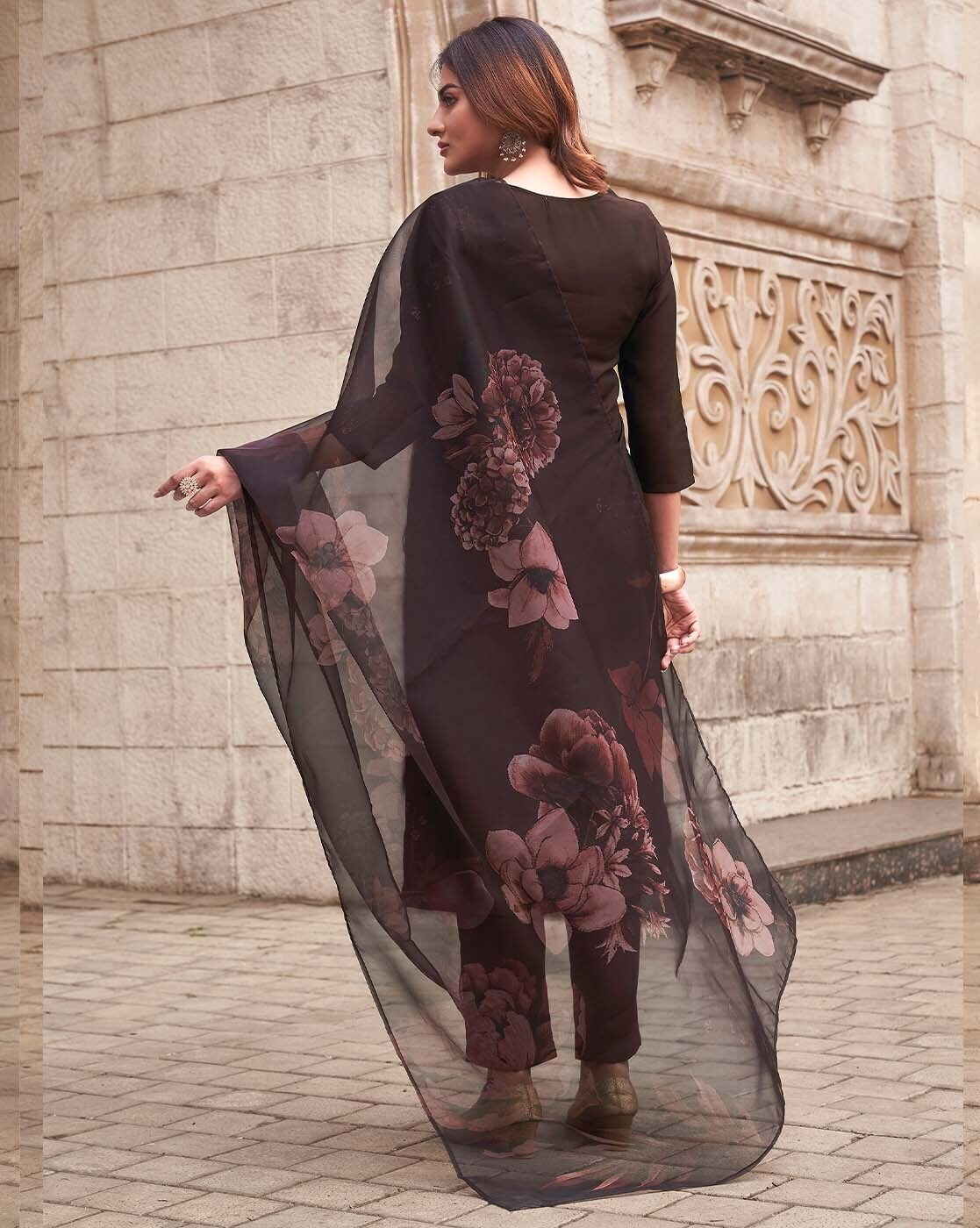Elegant Black Floral Embroidered Kurta Set with a Flowing Sheer Dupatta for Stylish Occasions