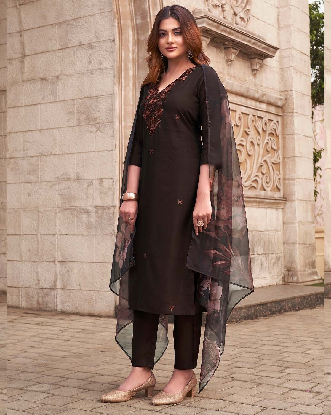 Elegant Black Floral Embroidered Kurta Set with Sheer Dupatta for Stylish Occasions
