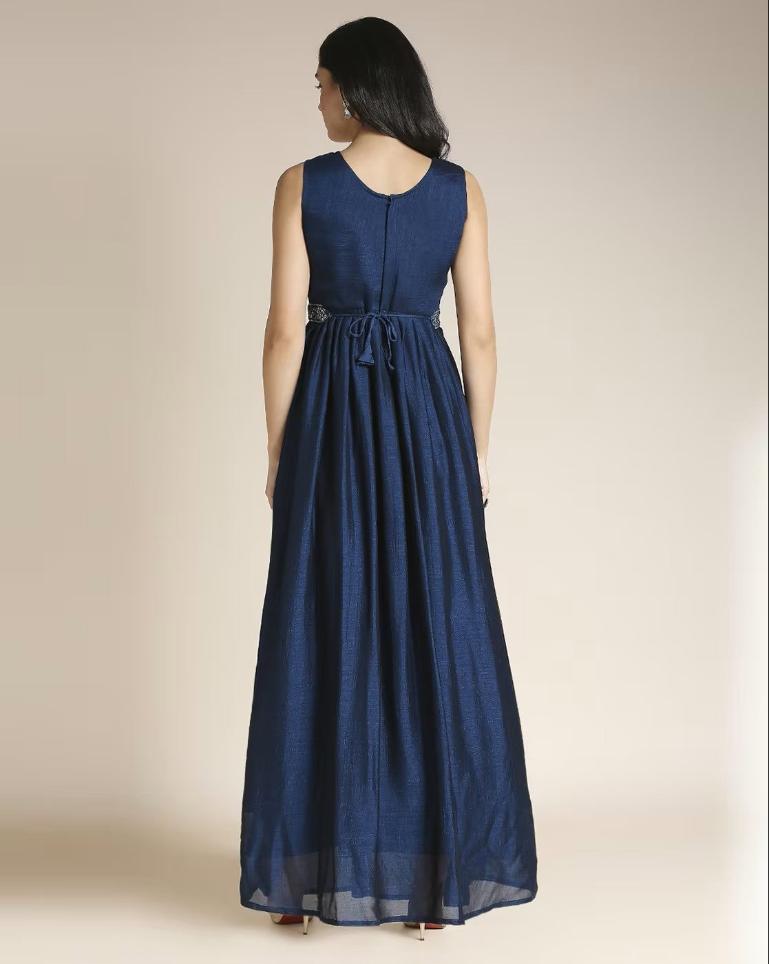Aromie sleeveless blue long dress from back with waist tie black v-neck skater dress women