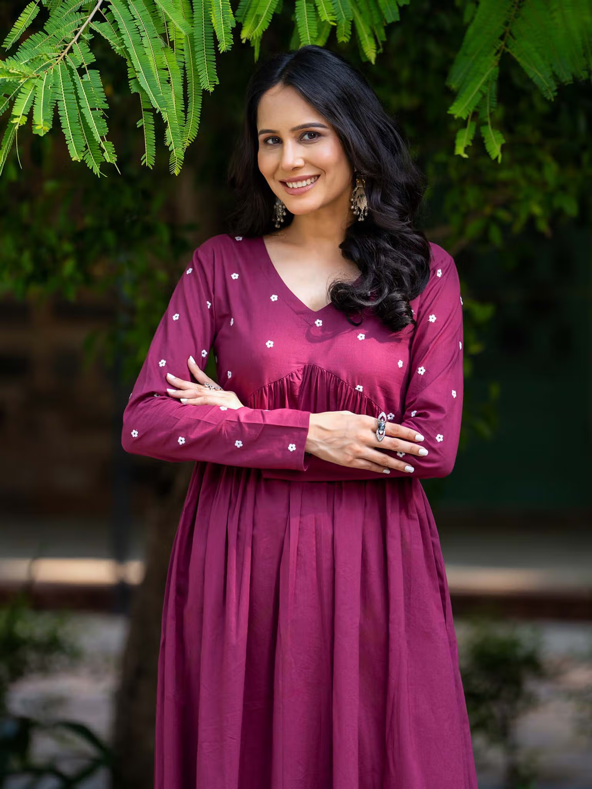 Aromie burgundy embroidered kurta set Canada with elegant details and a flowing silhouette