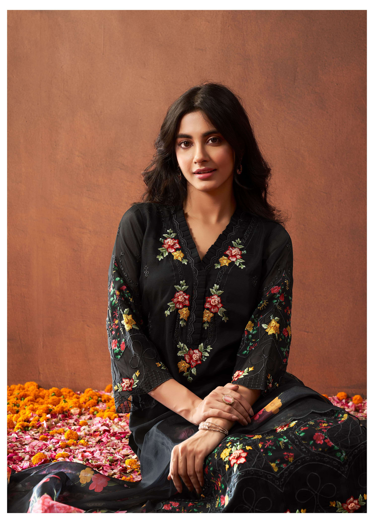 Embroidered Organza Kurta Set with Dupatta aromie